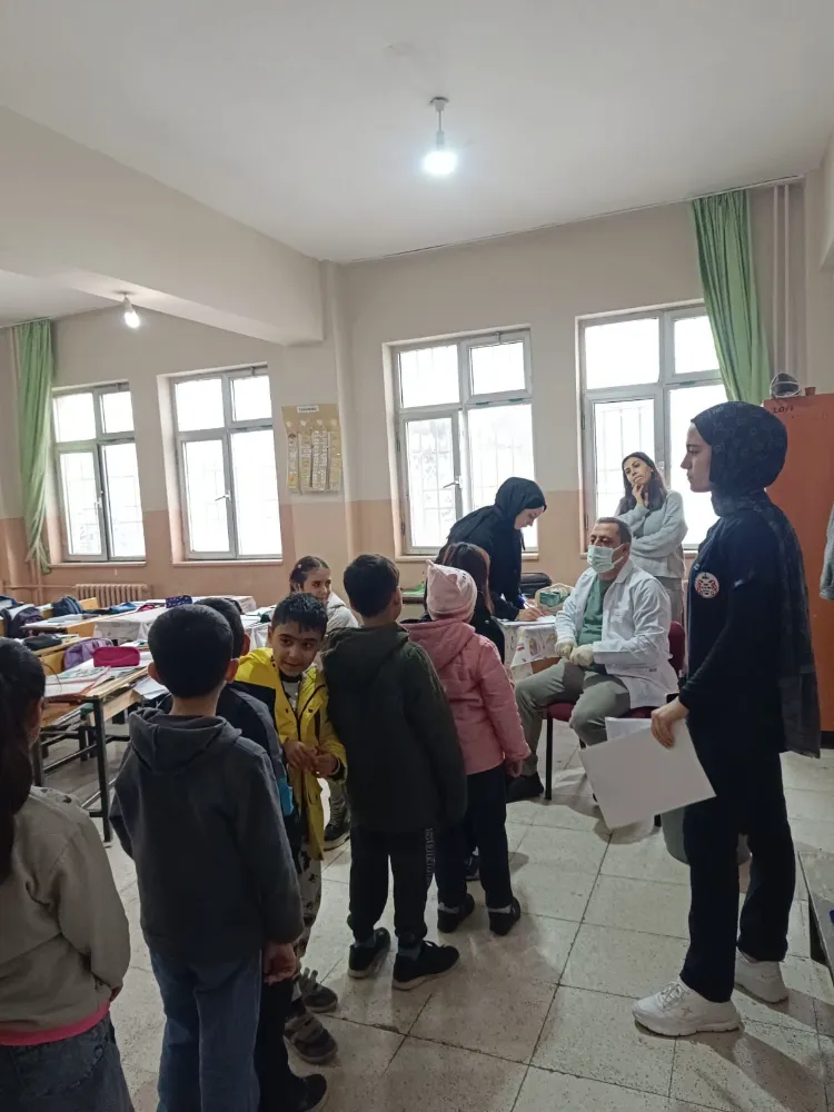 Siirt’te Miniklere Ağız ve Diş Sağlığı Eğitimi