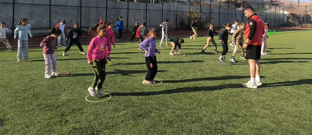 Siirt Eruh’ta Ortaokul Öğrencileri İçin “Sporu Sevdirme Etkinliği” Düzenlendi