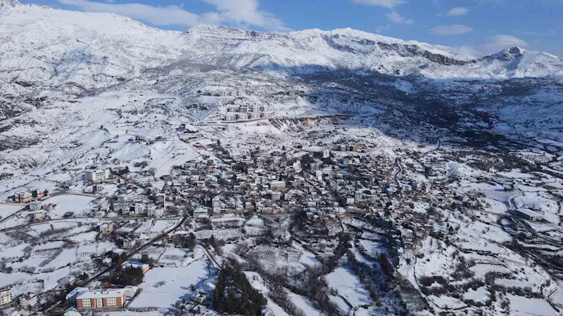 Gerger’de kar yağışı sonrası kartpostallık görüntüler
