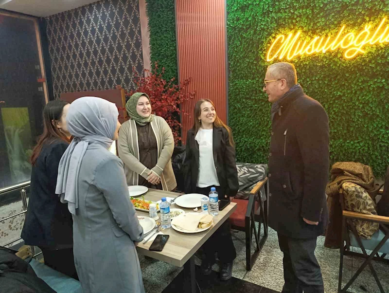 Ağrı’da aday öğretmenler için tanışma ve kaynaşma yemeği düzenlendi
