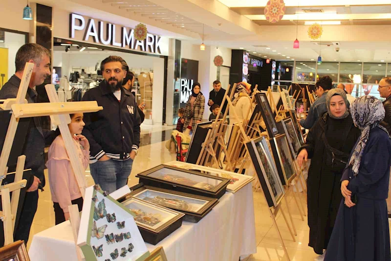 Siirt’te Halk Eğitimi Merkezi kursiyerleri el emeği göz nuru eserlerini sergiledi
