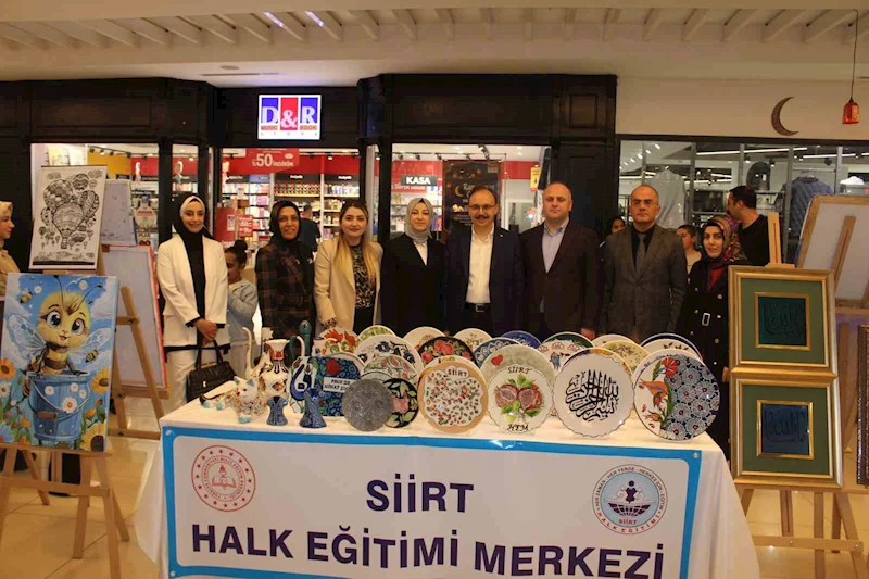 Siirt’te Halk Eğitimi Merkezi kursiyerleri el emeği göz nuru eserlerini sergiledi
