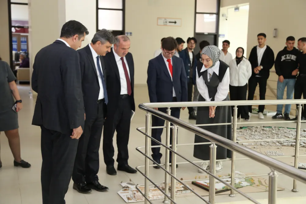 SİÜ Rektörü Şındak Öğrencilerle Buluştu