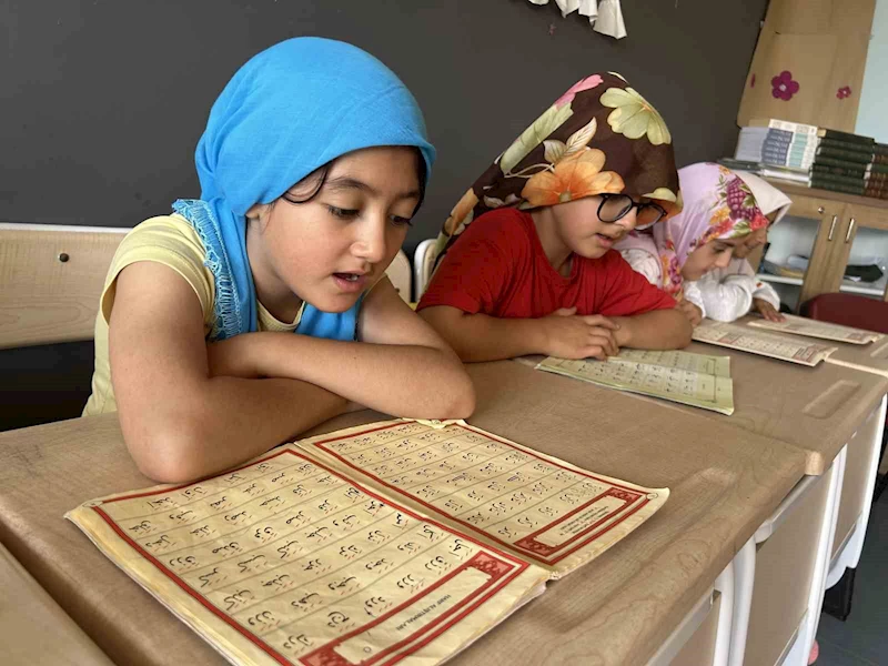 Diyadin Gençlik Merkezi’nde Kur’an kurslarına yoğun ilgi
