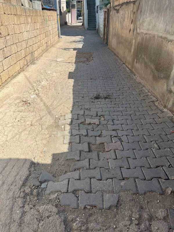 Mardin’de yapılmayan bozuk cadde vatandaşları çileden çıkardı
