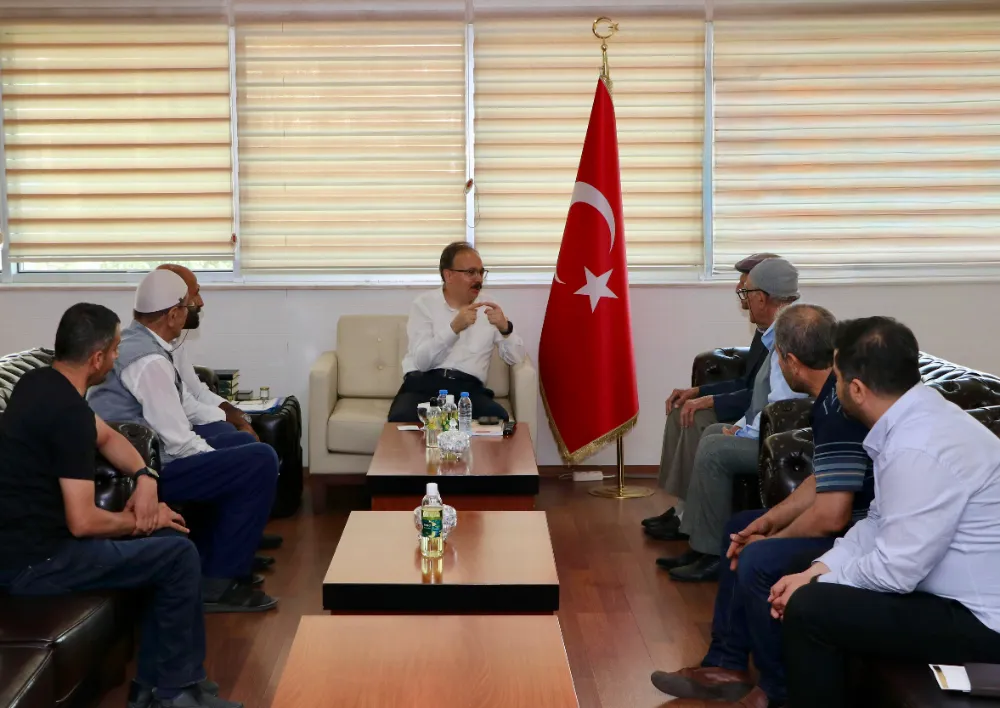 VALİ DR. KEMAL KIZILKAYA, VATANDAŞLARLA BULUŞARAK TALEPLERİ DİNLEDİ!