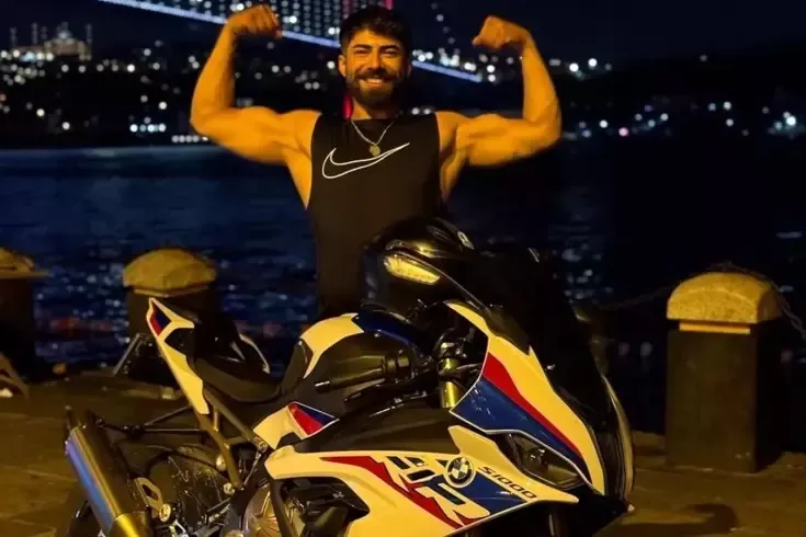 Sosyal Medya Fenomeni Motosiklet Kazasında Hayatını Kaybetti