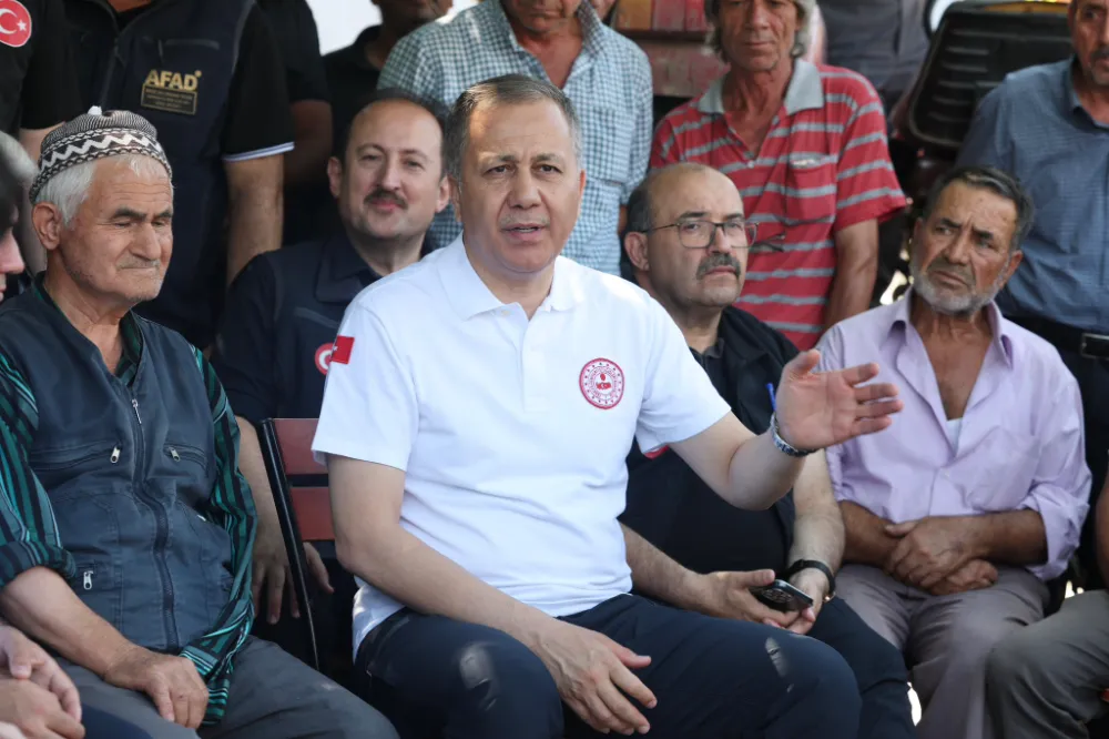 Bakan Yerlikaya, Sındırgı’da Deprem Sonrası Yerinde İnceleme yaptı