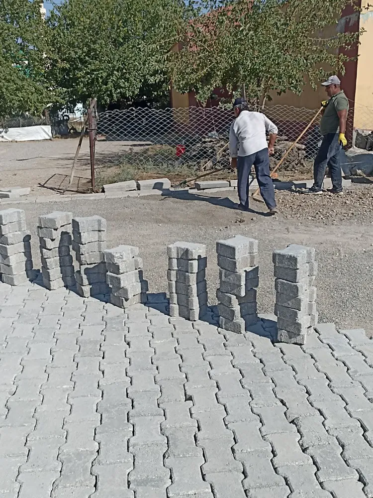 Veyselkarani’de Yol Seferberliği: Kilit Parke Çalışmaları Hız Kesmeden Devam Ediyor