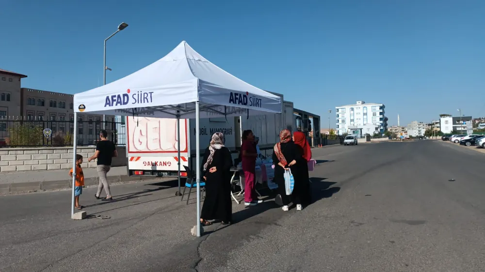 Siirt’te Kanserle Mücadelede Mobil Mamografi Aracı Doğan Mahallesi’nde