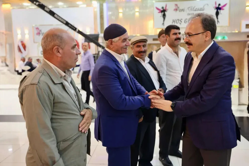 Siirt Valisi Kızılkaya, Ertaş ve Sultanoğlu Ailelerinin Mutlu Gününe Katıldı