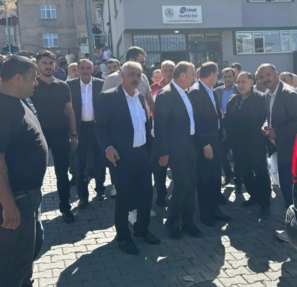 Beğendik Belediye Başkanı Gürgün Özdemir, Pervari Kanaat Önderi Hacı Şevket Beytekin’in Taziyesine Katıldı