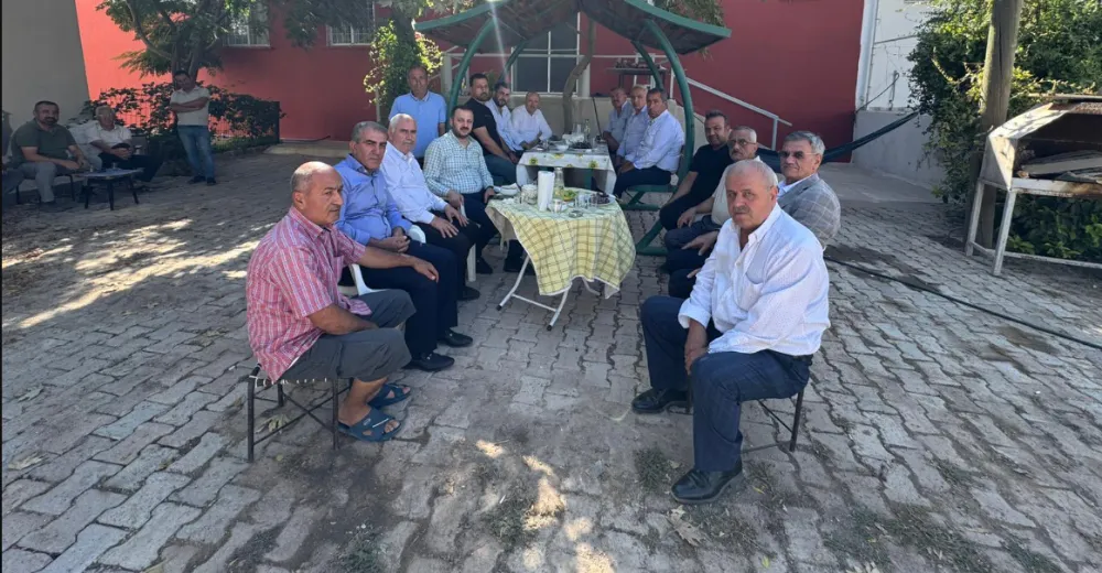 Siirt Eruh’ta AK Parti İl Başkanı Özturan Halkla Bir Araya Geldi