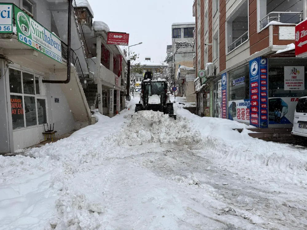 BAYKAN’DA KARLA MÜCADELE SEFERBERLİĞİ: BELEDİYE EKİPLERİ 7/24 SAHADA