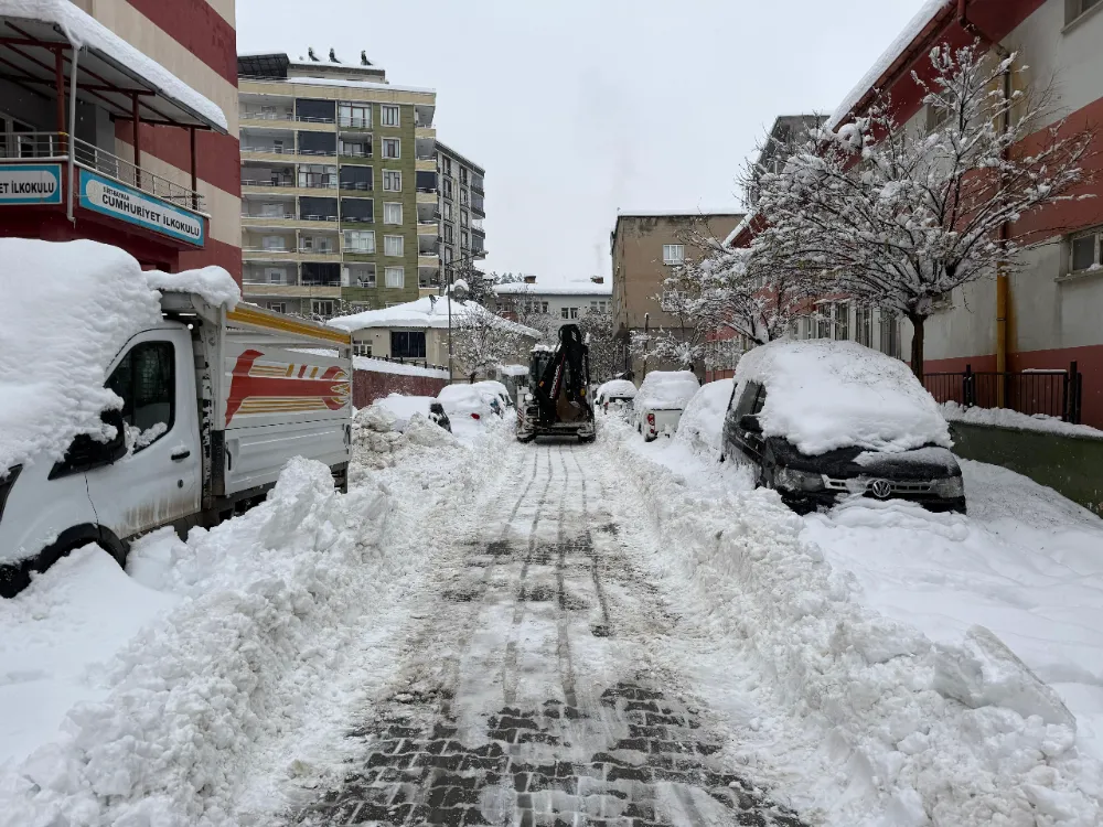 BAYKAN’DA KARLA MÜCADELE SEFERBERLİĞİ: BELEDİYE EKİPLERİ 7/24 SAHADA