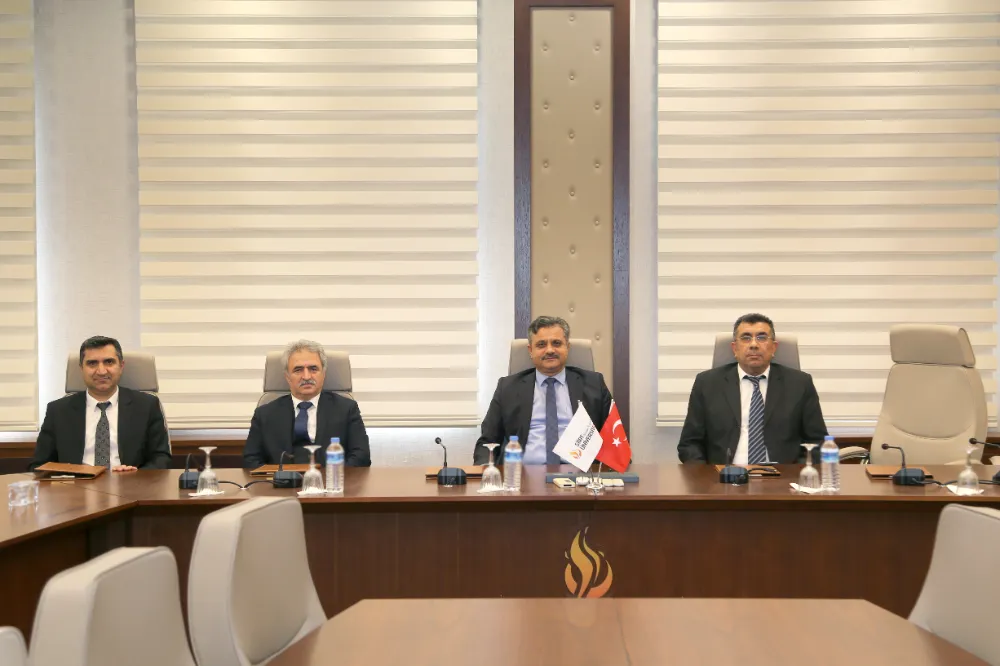  Siirt Üniversitesi’nde Yükseköğretimde Yapay Zekâ Kullanımı ve Etiği Konulu Toplantı Gerçekleştirildi