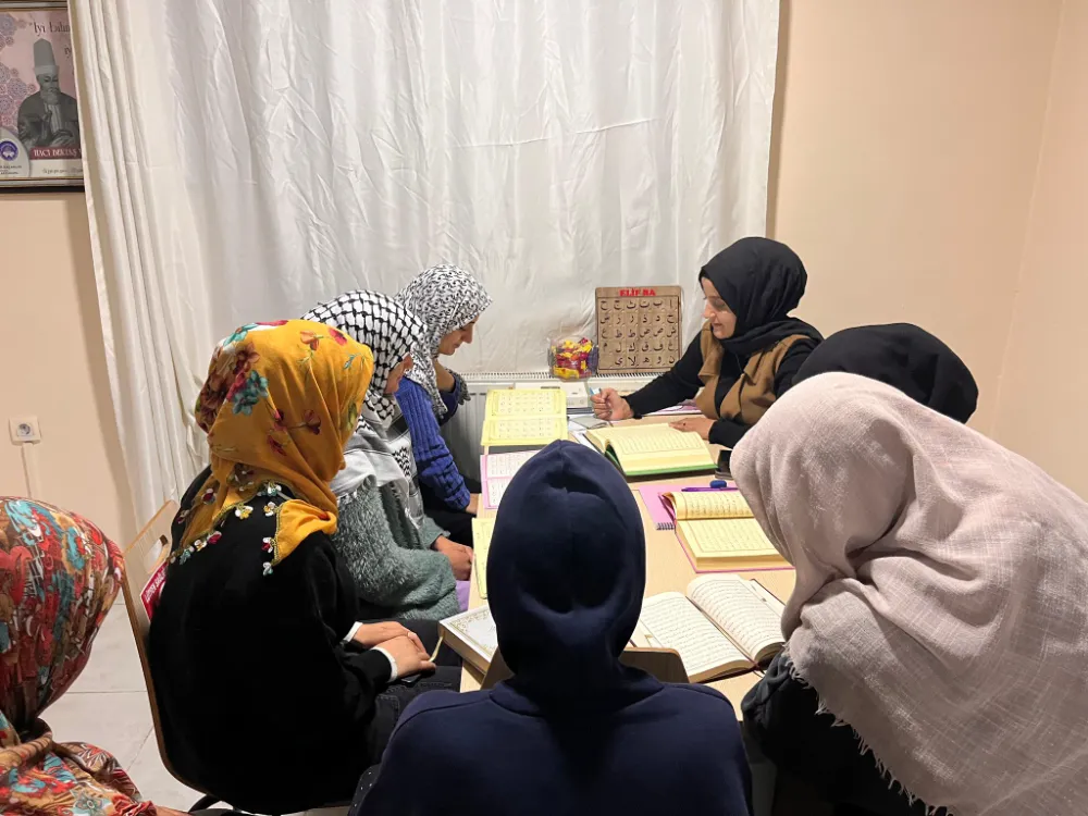 Siirt Kız Öğrenci Yurdu’nda Kur’an-ı Kerim Kursu