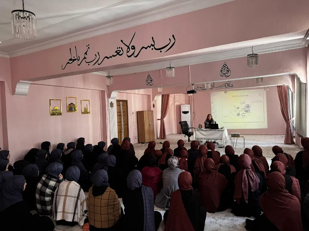 Siirt Vecide Kuzu Kız Kur’an Kursu’nda Öğrencilere Yönelik Bilinçlendirici Eğitim Çalışması