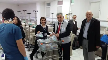 Bursa Siirtliler Derneği’nden Anlamlı Ziyaret: Kanser Hastalarına Moral Oldular