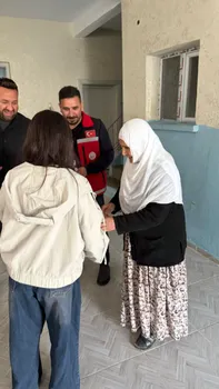Siirt’te Yaşlılar Haftası’nda Anlamlı Buluşma: Çocuklardan Büyüklerine Vefa Ziyareti